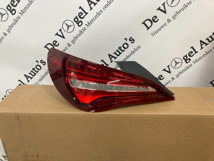 Achterlicht rechts van een Mercedes CLA, Auto-onderdelen, Verlichting, Mercedes-Benz, Nieuw, 3 maanden garantie, Ophalen of Verzenden