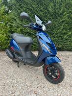 PIAGGIO ZIP 2023 BROM 1032KM, Fietsen en Brommers, Ophalen, Maximaal 45 km/u, Zip, Zo goed als nieuw