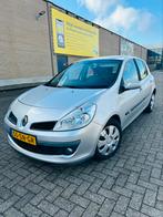 Renault Clio 1.6 16V 82KW Dyncmf 5-DRS AUT E4 2006 Grijs, Auto's, Renault, Beige, 4 cilinders, 1165 kg, Origineel Nederlands