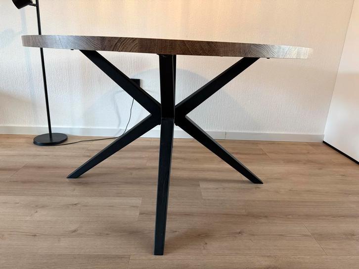 Ronde Eettafel met Metalen Onderstel, Huis en Inrichting, Tafels | Eettafels, Zo goed als nieuw, 100 tot 150 cm, 100 tot 150 cm