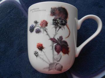 Macneil studio beker Woodmouse on blackberries beschikbaar voor biedingen