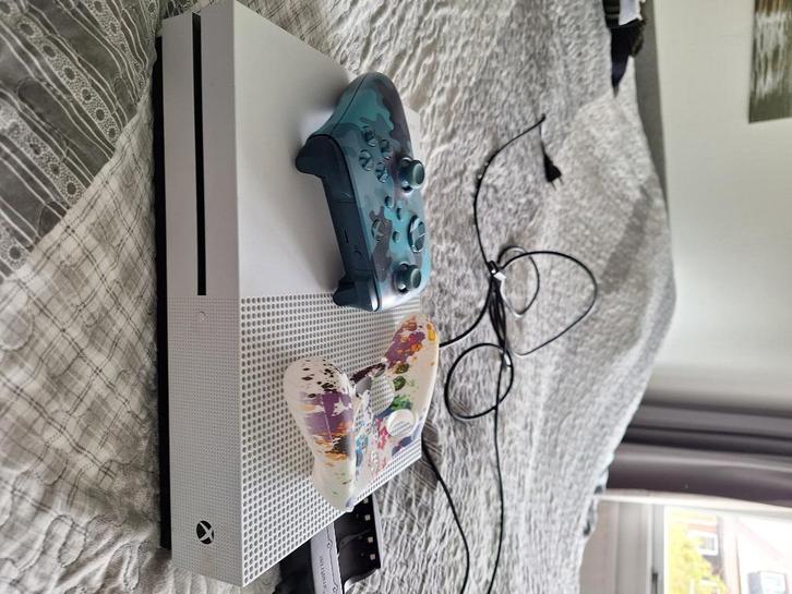 Xbox one te koop, Spelcomputers en Games, Spelcomputers | Xbox One, Gebruikt, Xbox One, 500 GB, Met 1 controller, Ophalen of Verzenden