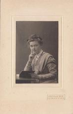 Portret vrouw Obbema & De Bruin Leeuwarden Sneek, Verzenden, Voor 1940, Zo goed als nieuw, Overige onderwerpen