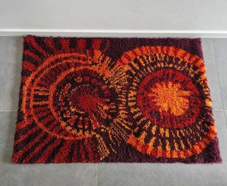 Rya wand-of vloerkleed, vintage scandinavisch design, Huis en Inrichting, Stoffering | Tapijten en Kleden, Zo goed als nieuw, 100 tot 150 cm