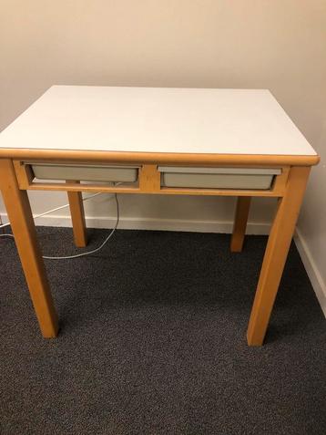 Kinderbureau jaren 90 uit collectie de Hoogh schoolmeubels beschikbaar voor biedingen