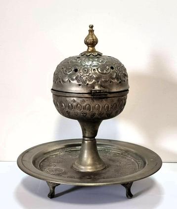 Wierookpot / brander. beschikbaar voor biedingen