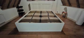 twee persoons bed beschikbaar voor biedingen