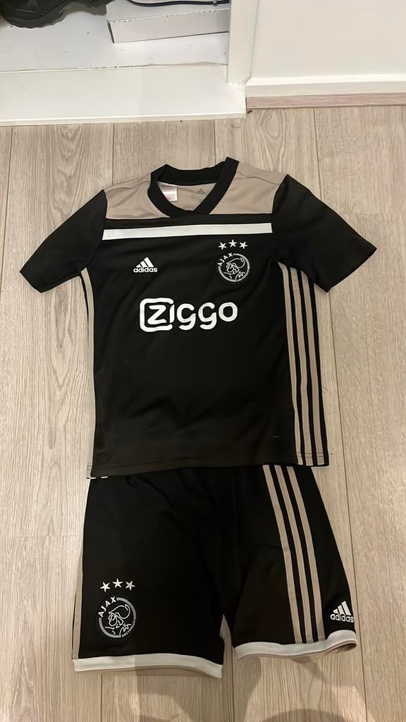 Ajax Kinder‑Set Maat 152 / 11‑12 jaar – Seizoen 2018/2019, Maat XS of kleiner, Ophalen of Verzenden, Zo goed als nieuw, Shirt