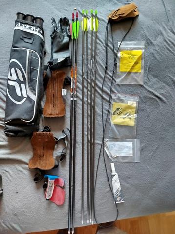 Linkshandige recurve boog  beschikbaar voor biedingen
