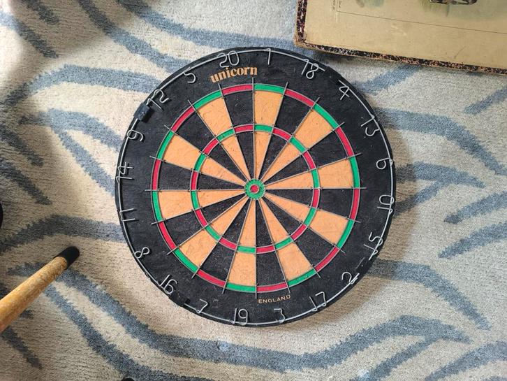 Dartbord - Gebruikt, Zwaar & Stevig, Sport en Fitness, Darts, Gebruikt, Dartbord, Ophalen