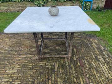 Tafel Eettafel industrieel met Marmer Tuintafel WErktafel beschikbaar voor biedingen