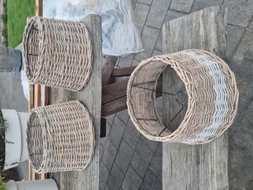 2 Lampenkappen(grote is weg) beschikbaar voor biedingen