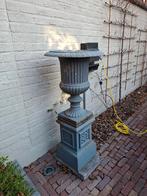 Antieke gietijzeren Vaas + sokkel, Ophalen