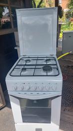 Indesit fornuis, Witgoed en Apparatuur, Ophalen, Gebruikt, 4 kookzones, Gas
