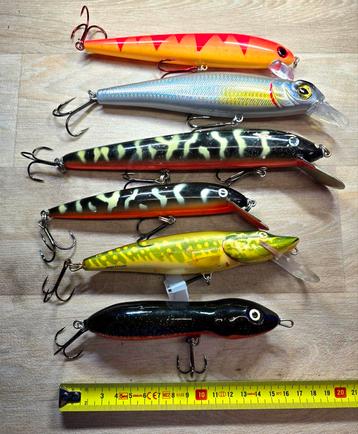 6 Pluggen : SALMO pike / SALMO Marauder / ULTIMATE Invader 1 beschikbaar voor biedingen