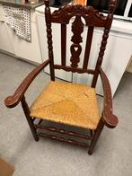 Antieke houten stoel met armleuningen, Huis en Inrichting, Stoelen, Ophalen, Gebruikt, Bruin, Eén