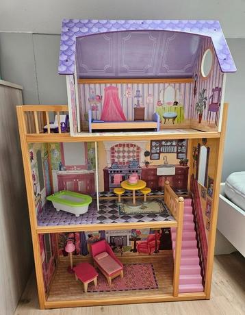 BARBIE HUIS beschikbaar voor biedingen