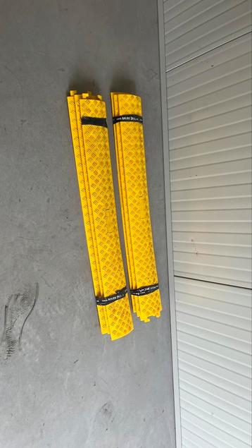 Set Showtec kabelgoten, kabelbrug | 6 stuks beschikbaar voor biedingen