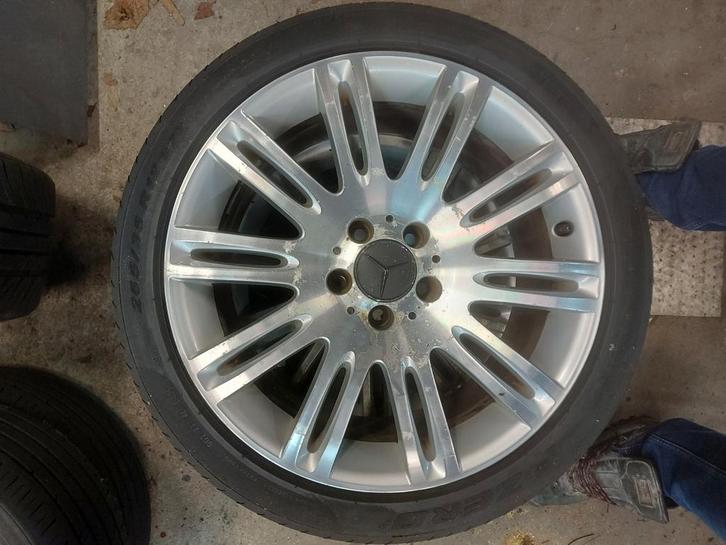 Mercedes-Benz 18 inch lichtmetalen velgen met Pirelli P Zero, Auto-onderdelen, Banden en Velgen, Banden en Velgen, Zomerbanden