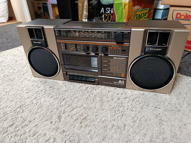 Sharp GF-A1 radio cassetterecorder vintage!, Audio, Tv en Foto, Radio's, Zo goed als nieuw, Ophalen of Verzenden