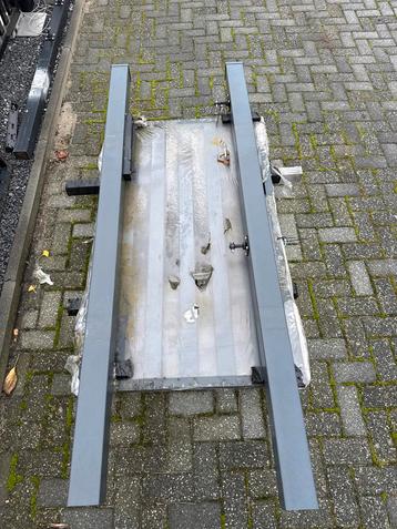 Lamellenpoort 1m breed, RAL 7016 beschikbaar voor biedingen