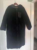 Zwarte winterjas, Maat 42/44 (L), Zo goed als nieuw, Ophalen