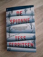 De spionne - Tess Gerritsen, Ophalen of Verzenden, Zo goed als nieuw