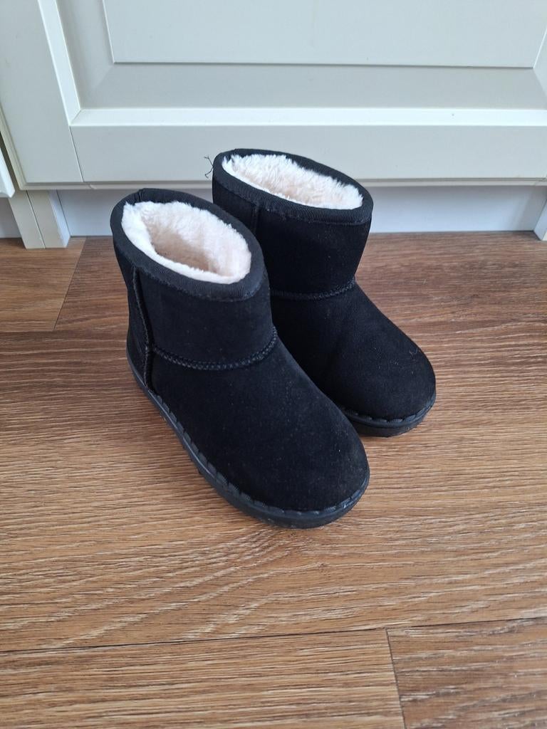 Uggs laarsjes maat 29, Kinderen en Baby's, Kinderkleding | Schoenen en Sokken, Ophalen of Verzenden, Meisje, Laarzen
