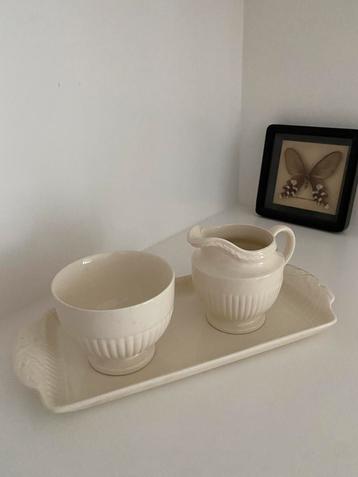 Melkkannetje, suikerpot en onderschaal Wedgwood Edme beschikbaar voor biedingen