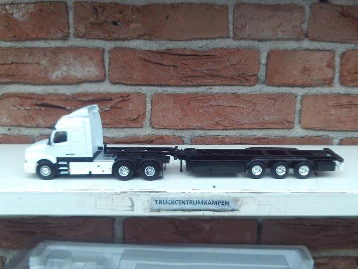 Lion  Toys  Volvo  Torpedo  met  lossen  oplegger., Hobby en Vrije tijd, Modelauto's | 1:50, Zo goed als nieuw, Bus of Vrachtwagen