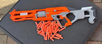 Nerf Elite N-Strike Elite Accustrike Gun, met veel pijltjes beschikbaar voor biedingen