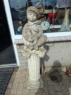 Tuinbeeld Jongen op Sokkel, Ophalen, Gebruikt, Beton