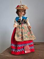 Vintage Souvenir pop, Verzamelen, Poppen, Verzenden, Gebruikt, Pop