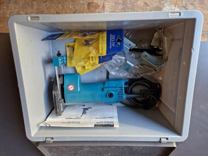 MAKITA 3705 bovenfrees Kantenfrees 230 Volt., Doe-het-zelf en Verbouw, Gereedschap | Freesmachines, Gebruikt, Elektrisch, Bovenfrees