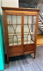 Antieke vitrine kast, Ophalen