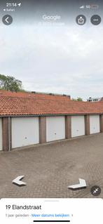 Te huur een RUIME garagebox met puntdak Elandstraat Breda!