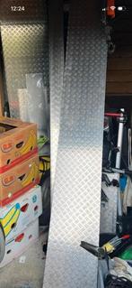 Partij overgbleven stroken aluminium traanplaat nieuw, Ophalen, Nieuw, Aluminium