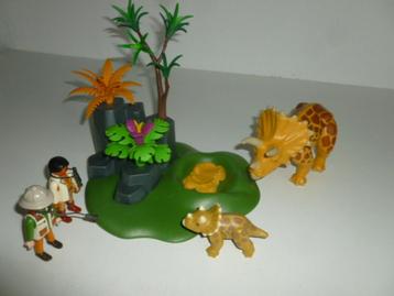Playmobil Rots van Set 4174 met Triceratops  Vraagprijs  beschikbaar voor biedingen