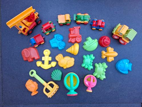 Zandbakspeelgoed - vormpjes zandbak - autootjes, Kinderen en Baby's, Speelgoed | Buiten | Zandbakken, Zo goed als nieuw, Ophalen of Verzenden