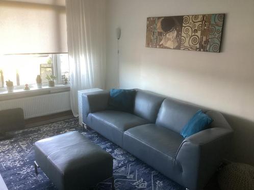 Bert Plantagie leren bank met hocker, Huis en Inrichting, Banken | Complete zithoeken, Zo goed als nieuw, Ophalen