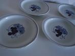 4 wit porselein bordje blauw druifjes 16 cm Japan ook p stuk, Ophalen of Verzenden