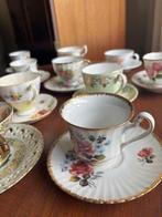 Prachtig Servies met Diverse Vintage 13 Theekopjes, Ophalen