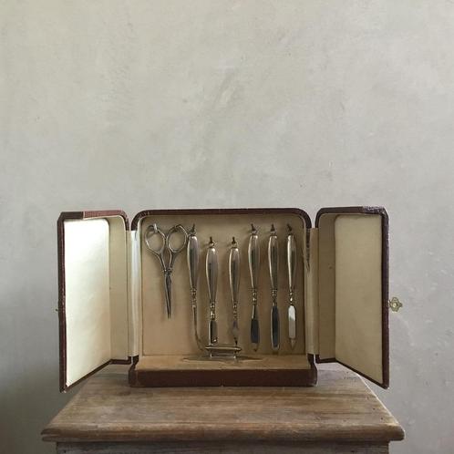 Manicure set, Antiek en Kunst, Antiek | Woonaccessoires, Ophalen of Verzenden