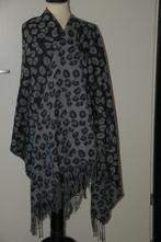 Grote grijze sjaal / omslagdoek met panterprint, ZGAN!!, Kleding | Dames, Mutsen, Sjaals en Handschoenen, Ophalen of Verzenden