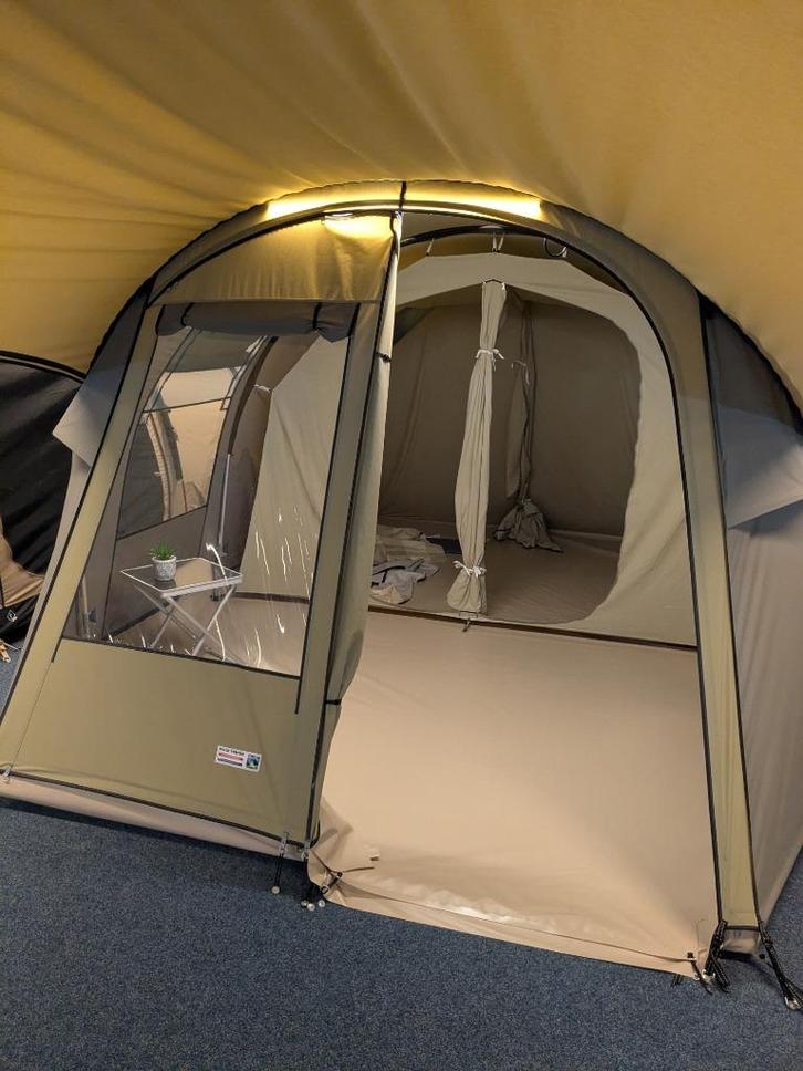 Falco Buizerd 3000 Showmodel, Caravans en Kamperen, Tenten, tot en met 4, Nieuw, Ophalen of Verzenden