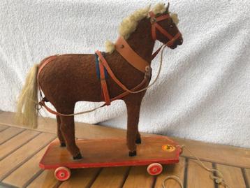 speelgoed paard beschikbaar voor biedingen