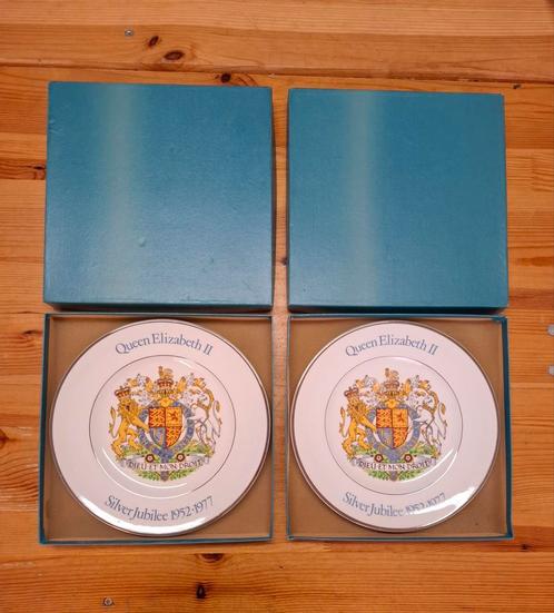 Borden Queen Elizabeth Silver Jubilee 1952-1977, Verzamelen, Koninklijk Huis en Royalty, Ophalen