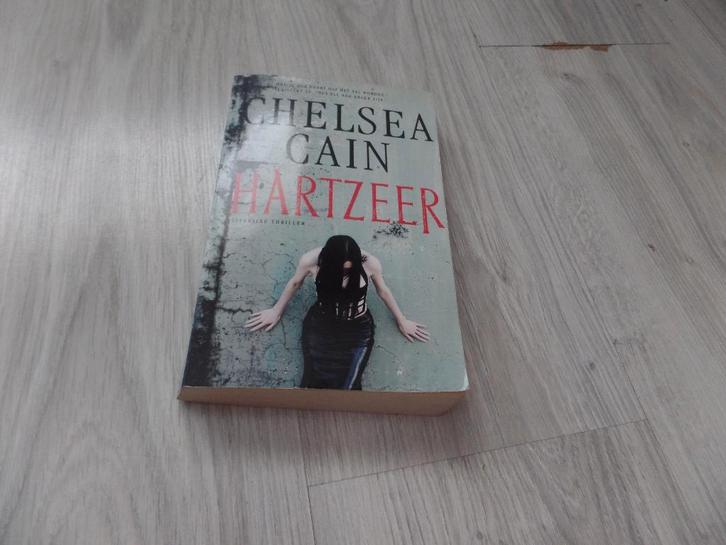 Chelsea Cain Hartzeer, Boeken, Thrillers, Zo goed als nieuw, Ophalen of Verzenden