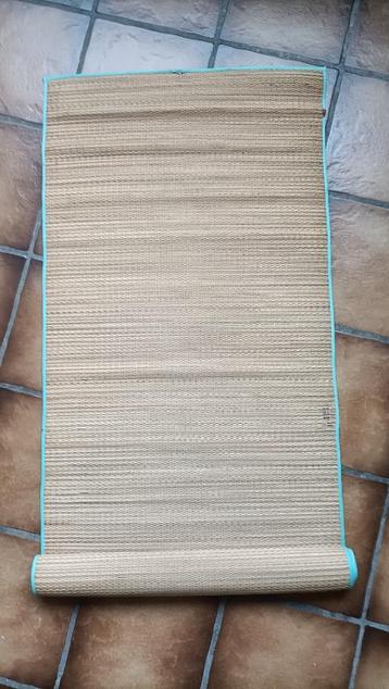 Rieten strandmatje. Maten: 180 cm x 51 cm.  beschikbaar voor biedingen