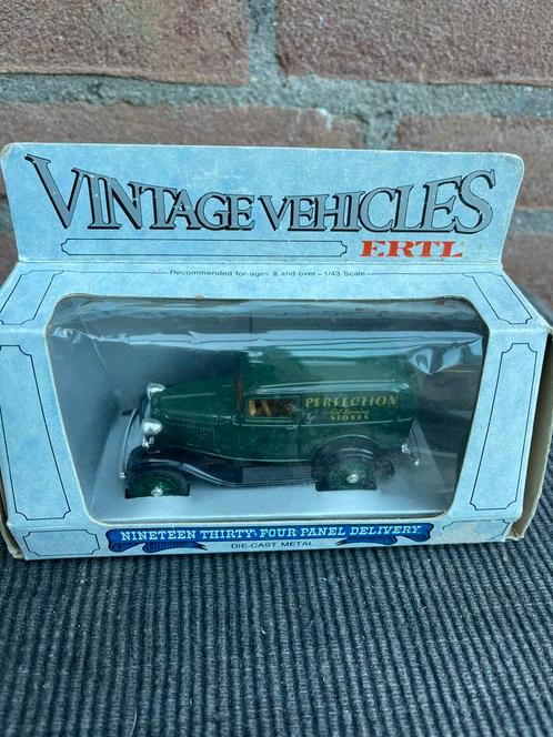 1:43 ERTL FORD DELIVERY VAN ……. NÚ 7,50 !!, Hobby en Vrije tijd, Modelauto's | 1:43, Zo goed als nieuw, Auto, Overige merken, Ophalen of Verzenden
